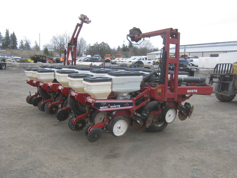 Planting Equipment  White 6200 Planter  Photo